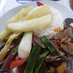 Una foto de Lomo saltado