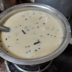 A picture of Gujarati kadhi.
