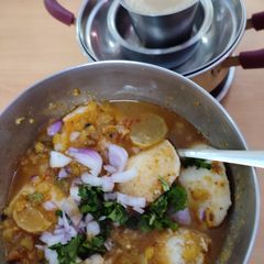 A picture of Sambar idli.