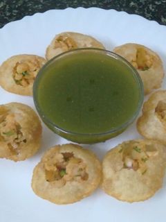 பானி பூரி (Paani poori recipe in tamil) செய்முறை முக்கிய புகைப்படம்