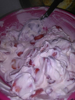 Una foto de Frutilla con crema chantilly!!