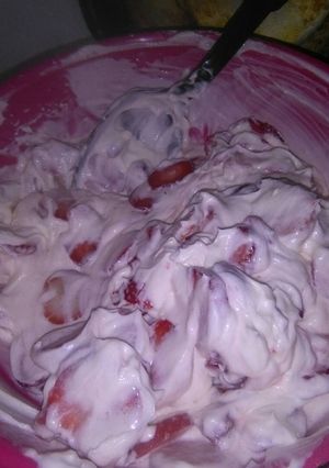 Una foto de Frutilla con crema chantilly!!