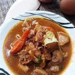 A picture of Tongseng Ayam.