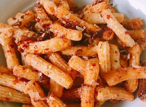 Hình của món Snack nui bơ tỏi.