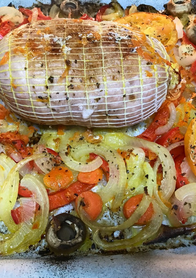 Una foto de Rulo de pavo 🦃con verduras 🥕🌶🥒