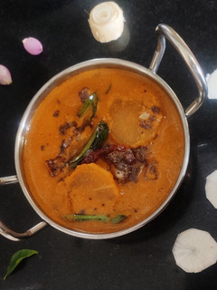 முள்ளங்கி குழம்பு (Radish curry recipe in tamil) செய்முறை முக்கிய புகைப்படம்