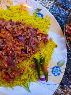 صورة لوصفة تونه بالبصل المعصور والأرز