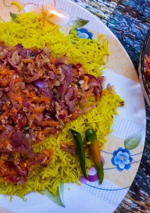 صورة لوصفة تونه بالبصل المعصور والأرز