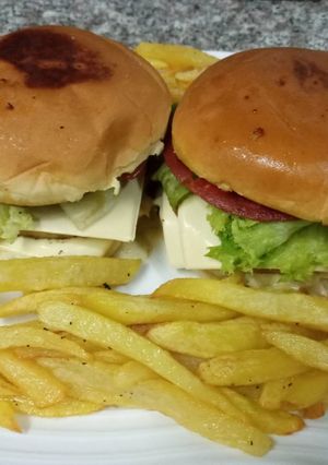 A picture of Mushroom sauce pepperoni beef burger.
