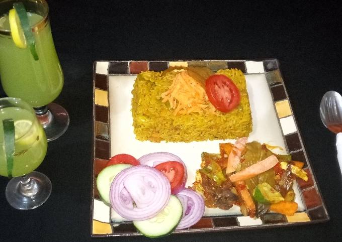 Fried rice with vegetable source and cucumber juice