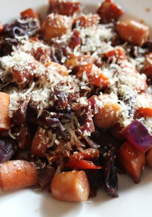 Una foto de Lunes con revuelto de miercolesss y ensalada de perlasss