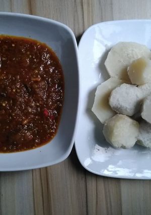 A picture of Boiled cocoyam and Aubergine sauce.