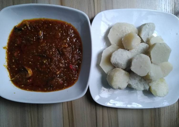 Boiled cocoyam and Aubergine sauce