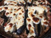 Una foto de morrón relleno parrilla