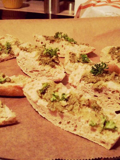 A picture of Pesto-Bread Soup Dippers.