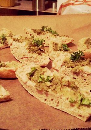 A picture of Pesto-Bread Soup Dippers.