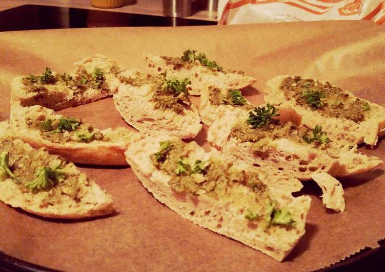 Pesto-Bread Soup Dippers Pesto-Bread Soup Dippers