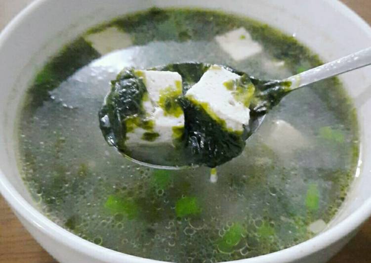 Langkah Mudah untuk Membuat Miso Soup, Bisa Manjain Lidah