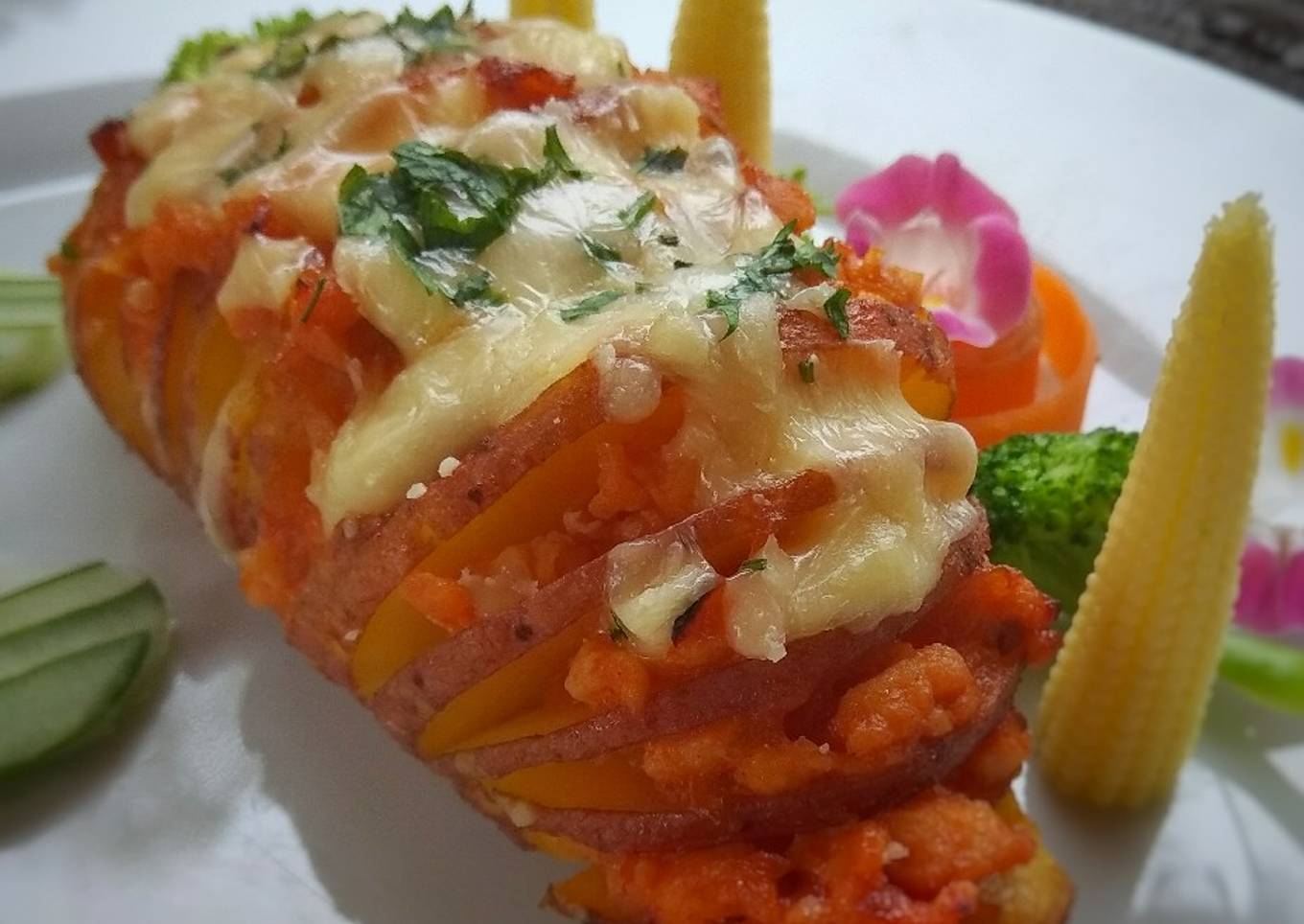 28. Baked Potatoes Chicken