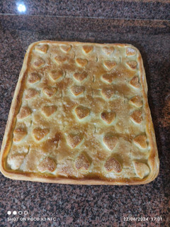Una foto de Pastel de membrillo al horno