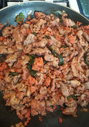 Una foto de Carne con chorizo