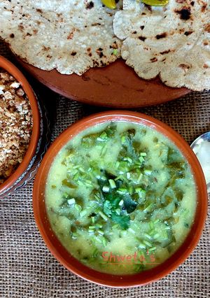 મૂળા ની ભાજી ની કઢી (Radish leaves Kadhi Recipe In Gujarati) રેસીપી મુખ્ય ફોટો