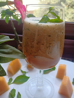 صورة لوصفة عصير البطيخ الاصفر والنعناع المنعش 🌿🍹