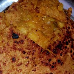 A picture of Patta gobhi ka parantha.