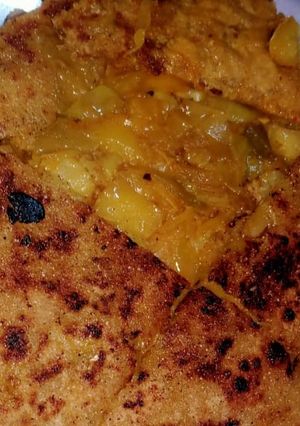 A picture of Patta gobhi ka parantha.