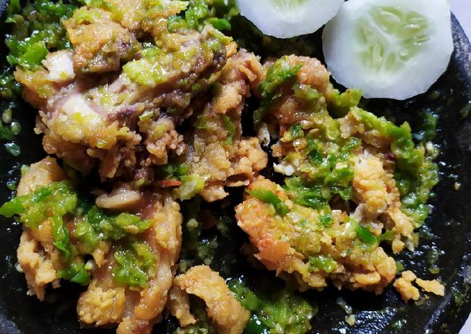 Resep Ayam Geprek Sambel Ijo Oleh Sheenazs Ummi Cookpad