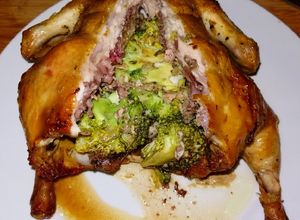 Una foto de Pollo Relleno de Brócoli