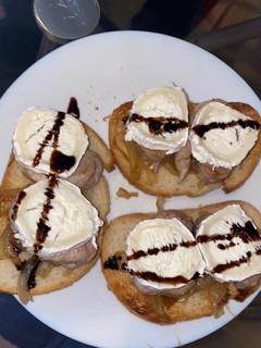 Una foto de Tostas de solomillo