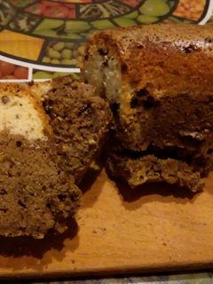 Una foto de Budín marmolado de naranja con chips de chocolate