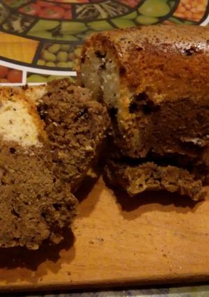 Una foto de Budín marmolado de naranja con chips de chocolate