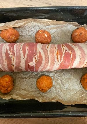 Sajtos-baconos egybefasírt recept fotója