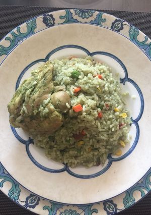 Una foto de Arroz con Pollo bien peruano