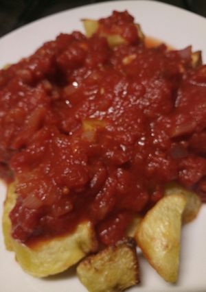 A picture of Patatas Bravas tapas.