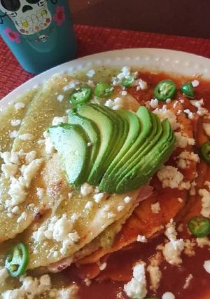 A picture of Enchiladas divorciadas.