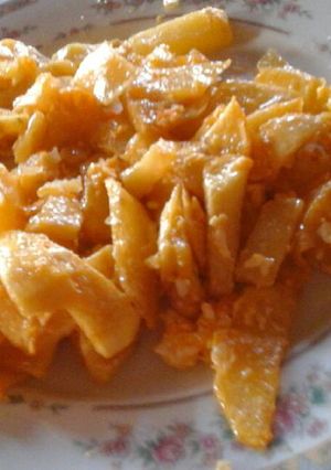 Una foto de Papas con huevos 