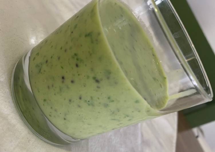 Batido de kale, plátano y kiwi 🥝🥬🍌