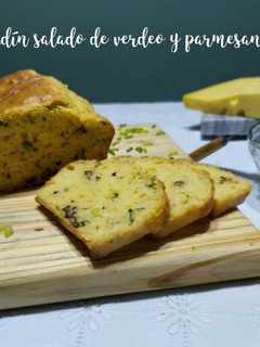 Una foto de Budín salado de Verdeo y Parmesano