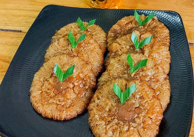 Kue cucur gula merah