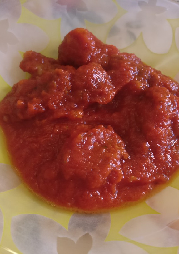 Una foto de Atún con tomate