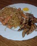 Noodles con salmón y setas Shiitake