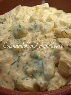 Una foto de Patatas en salsa cremosa de cebollino y mostaza