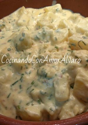 Una foto de Patatas en salsa cremosa de cebollino y mostaza