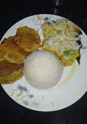 Una foto de Filete de pescado al ajillo con yogurt