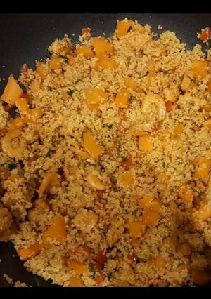 O poză a rețetei Cous cous cu gamberi și morcov.