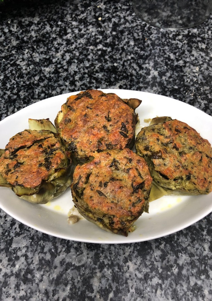 Una foto de 23. Alcachofas rellenas de pan y queso (entrante verdura)