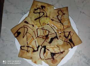 صورة لوصفة كريب بصلصة الكاراميل